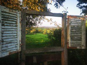 Photo de a fenêtre en bois d'Artmazia