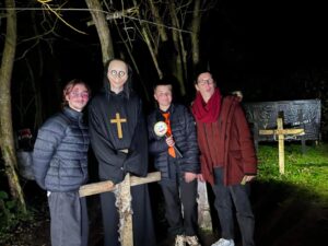 Photo d'un groupe de personnes déguisées pour Halloween